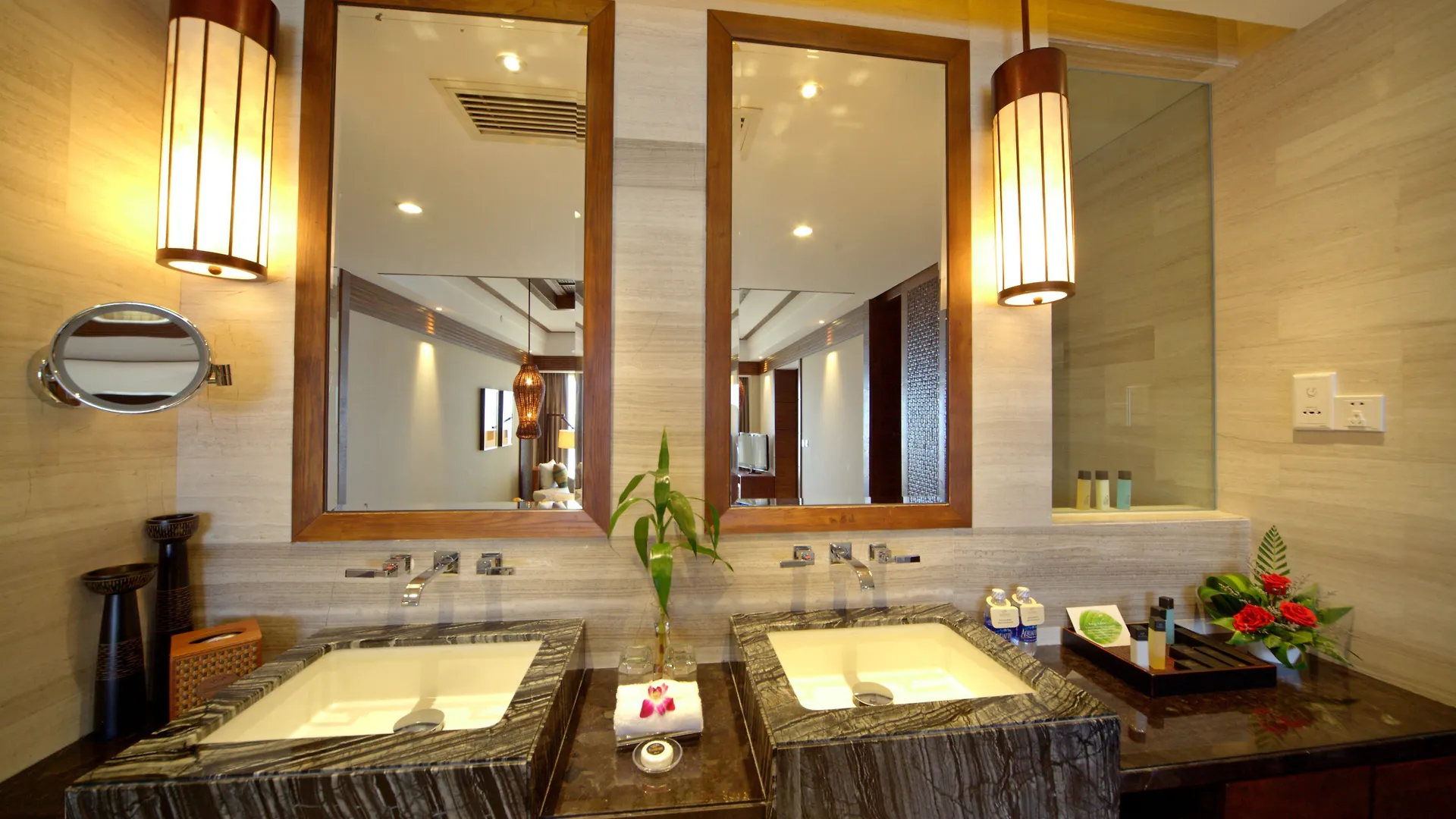 Crowne Plaza Danang Hotel & Resort Vietnam