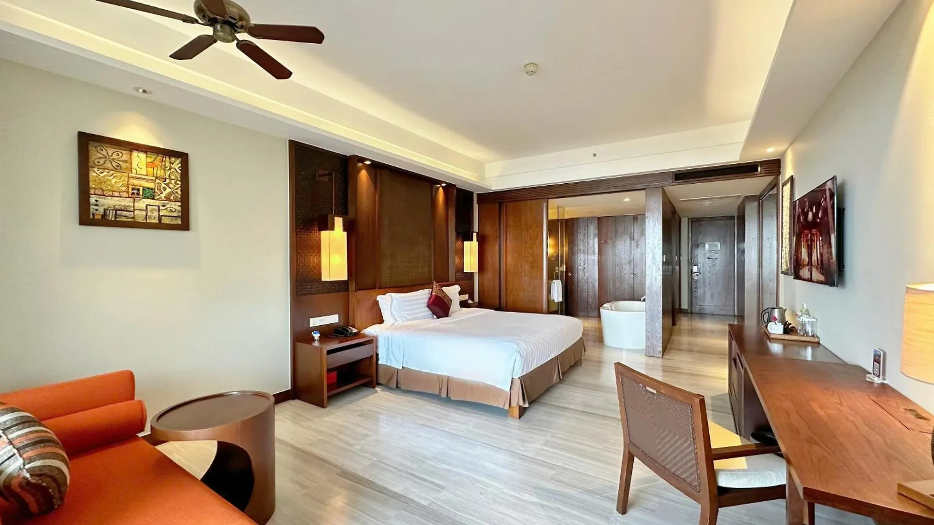 Crowne Plaza Danang Hotel & Resort 5*, Da Nang Vietnam