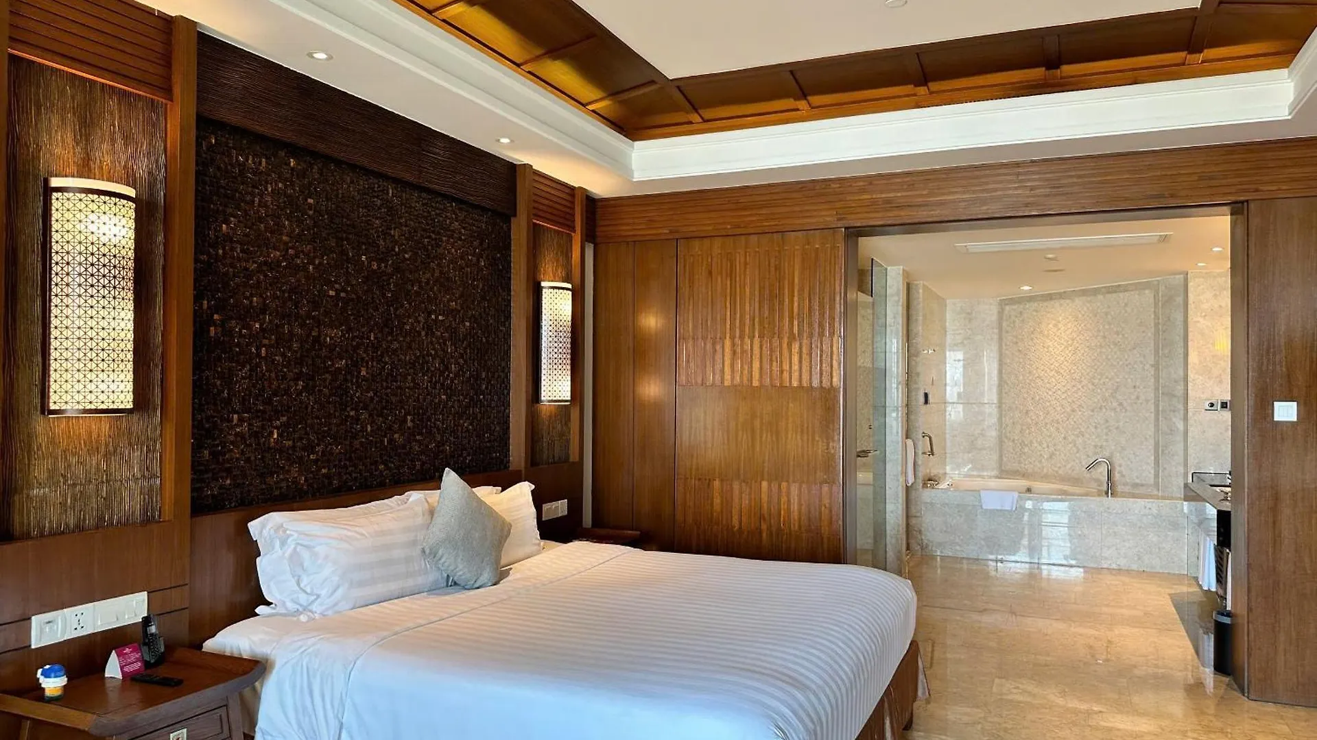 Crowne Plaza Danang Hotel & Resort  Đà Nẵng